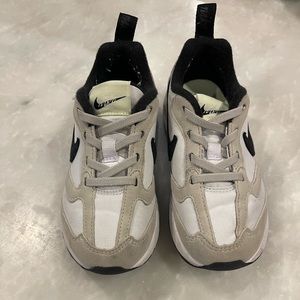Little kids size 11 Nike tennis Shoes